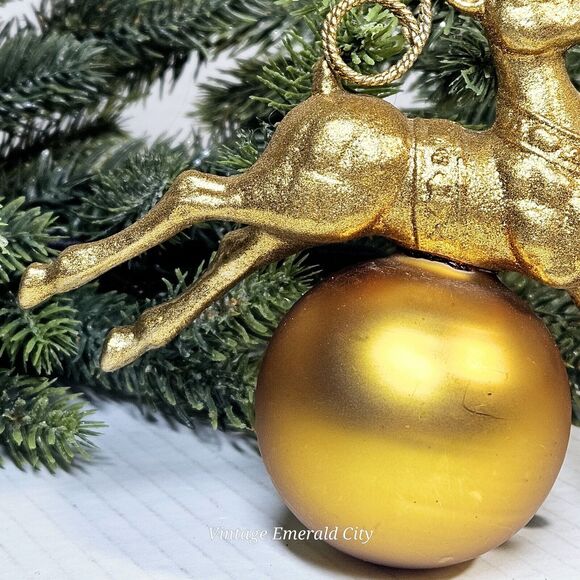 Vintage Golden Ready Reindeer On Glass Ball Christmas Tree Ornament W Bell 3d - Picture 10 of 14